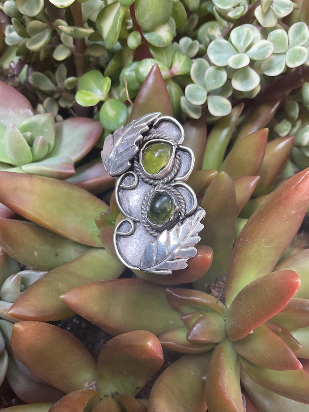 VINTAGE NATIVE AMERICAN PERIDOT RING